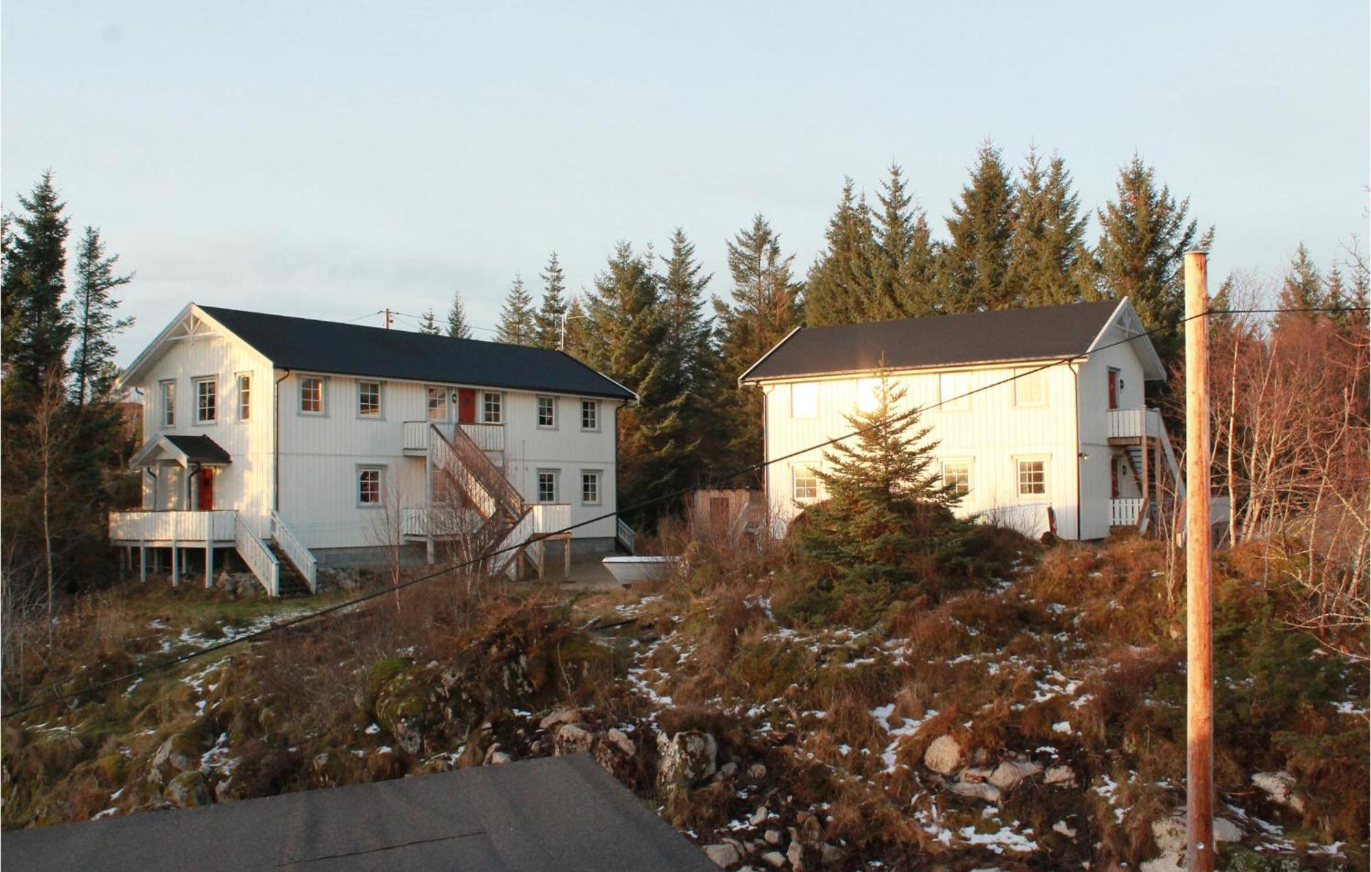 Cozy Apartment In Sandstad With Wifi Skipnes Exterior photo